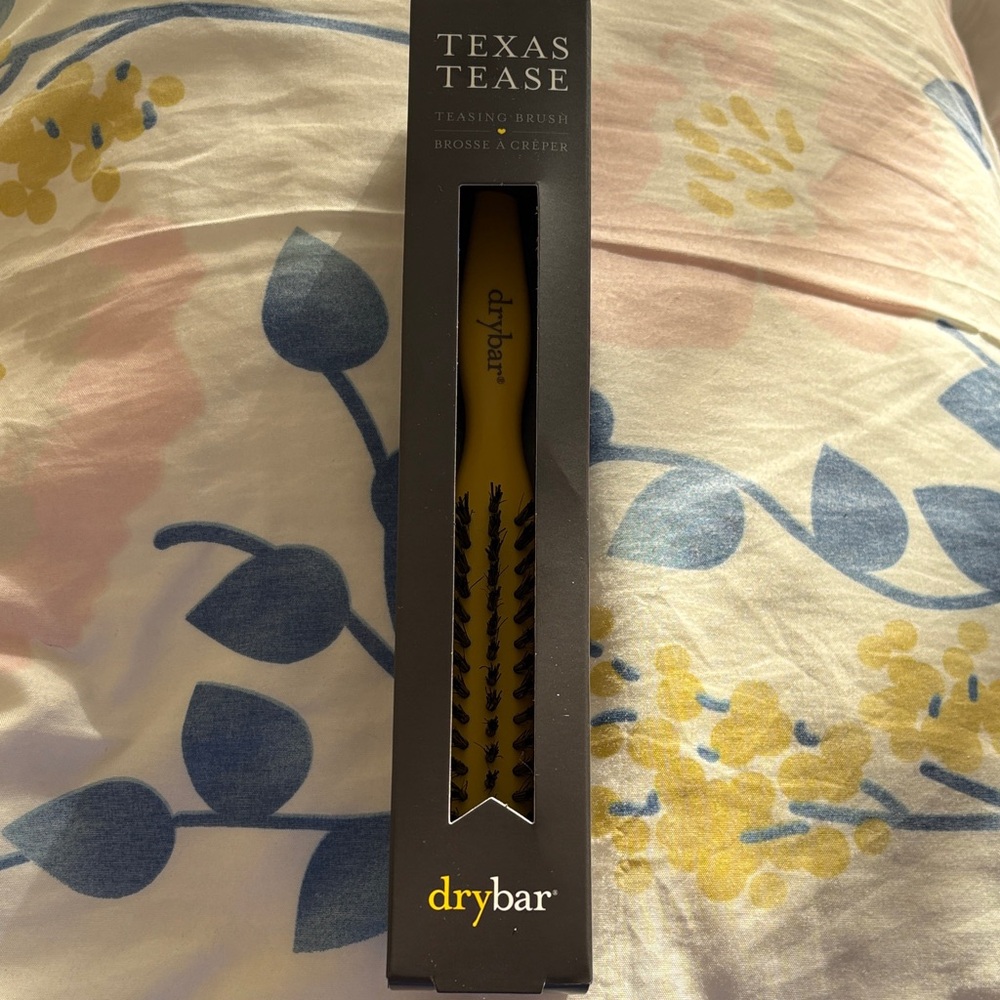 New in box Drybar Texas Tease Brush with Black and Yellow Accents